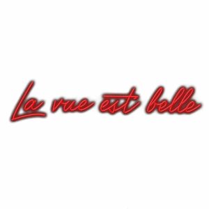 Red cursive text 'La vie est belle' on white background