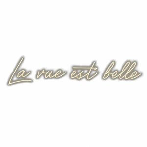 Gold cursive text "La vie est belle" on white background.